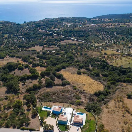 Vila Ioanna Mentoros Karavádhos