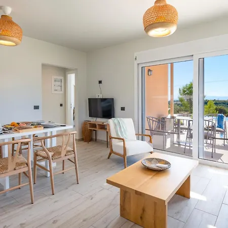 Vila Ioanna Mentoros Karavádhos