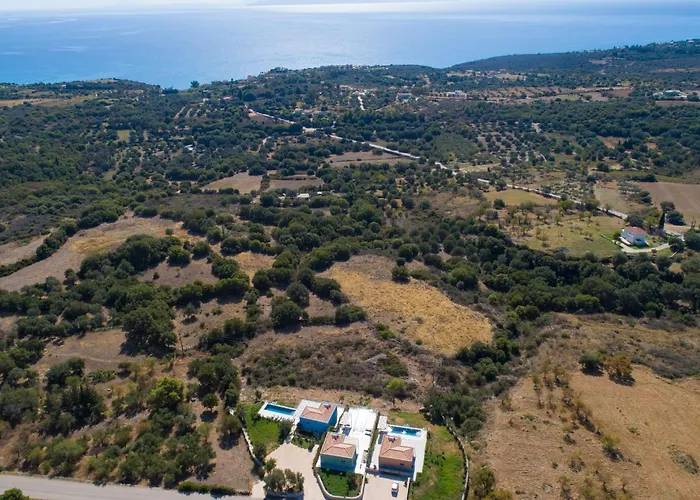 Vila Ioanna Mentoros Karavádhos